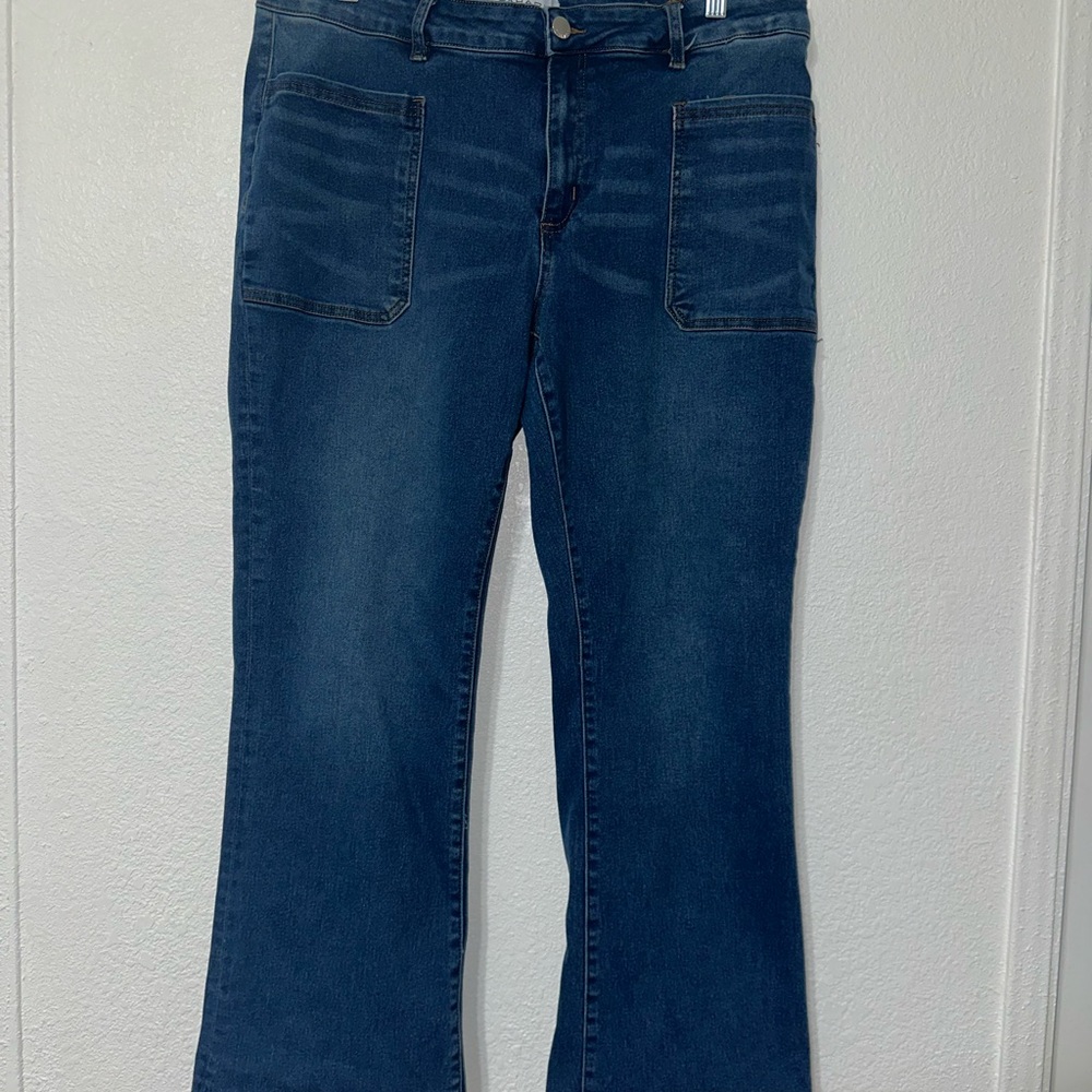 Tahari Premium Denim Flare Jeans 16/33